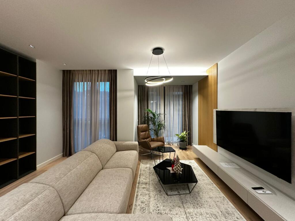 Appartamento 2+1+2 con Posto Auto in Affitto – Vertical Forest Tirana, vicino allo Stadio Qemal Stafa