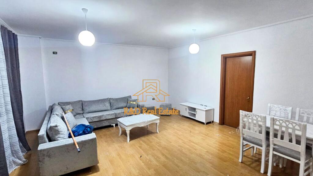 🏡 APPARTAMENTO IN AFFITTO – Via 3 Dëshmorët, Yzberisht