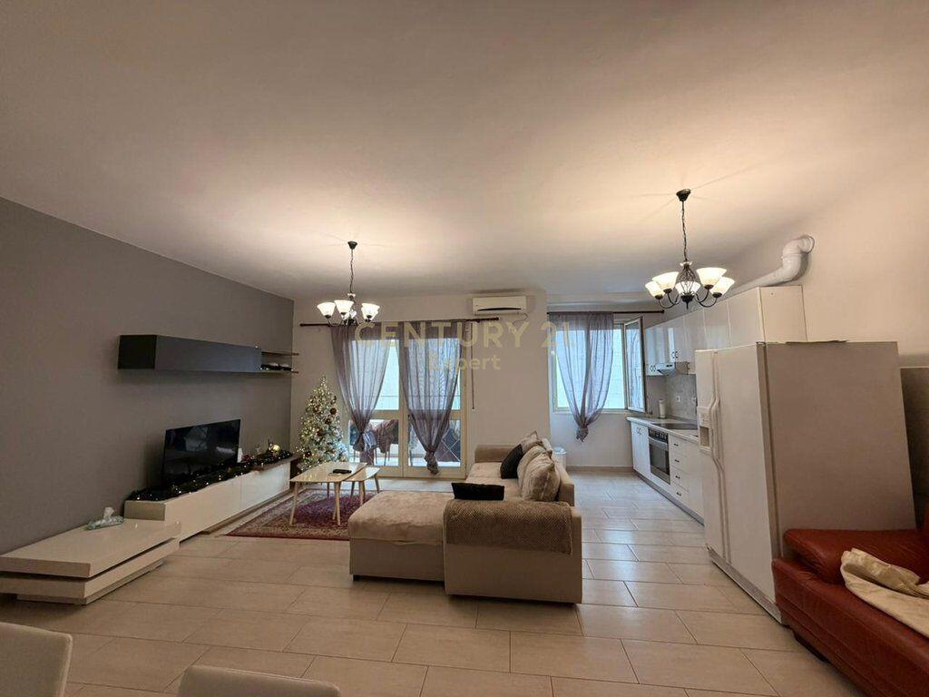 Appartamento 1+1 in Vendita Vicino al Porto, Quartiere n. 3, Durazzo