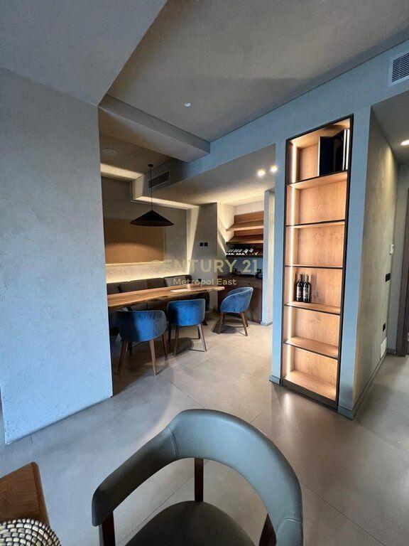 Vendesi Commerciale/Ristorante in vendita presso Kodra e Diellit