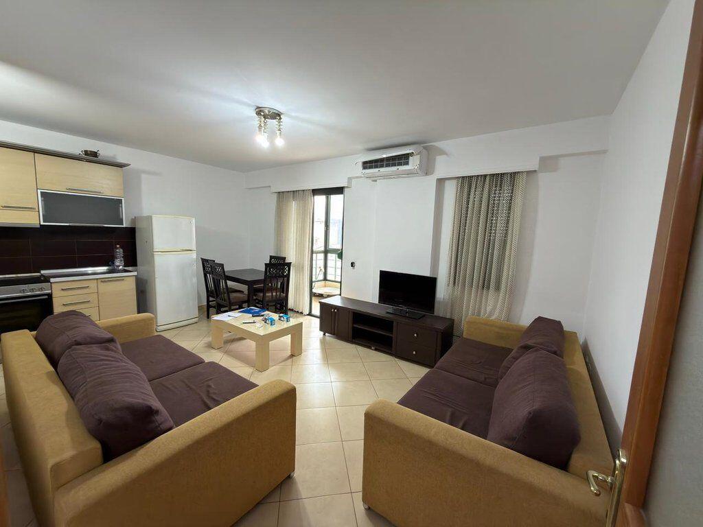In Affitto, Appartamento 2+1+2, Via 5 Maji, Tirana.