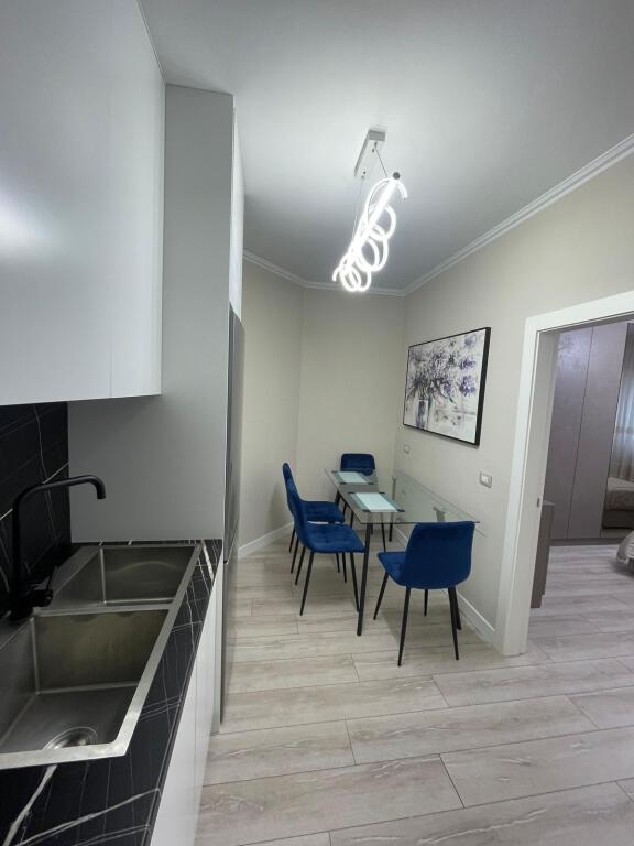 🏡 Jepet me Qira Apartament 1+1 – 📍Rruga e Kosovareve 💶 800 € (i padiskutueshëm)