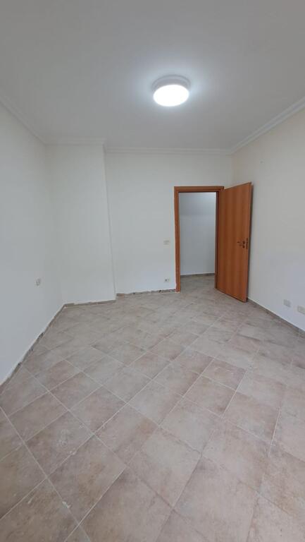 🏢 Zyrë me Qira – Zona e 9-Katëshet