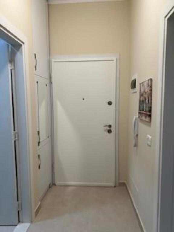 Apartament 1+1 midis Delijorgjit dhe Square21 me 650€