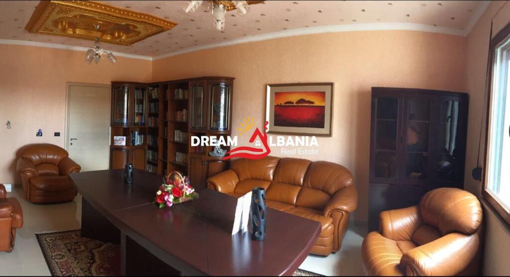 Villa di 4 Piani in Vendita nella zona dell'Istituto, Tirana (ID 4151211)