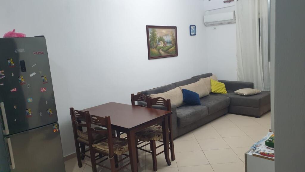 🏠 For rent 1+1  📍Golden Park opposite Amerikan 3 📐 72 m² | 6th floor 🌇 Balcony 💰 45,000 lek/month