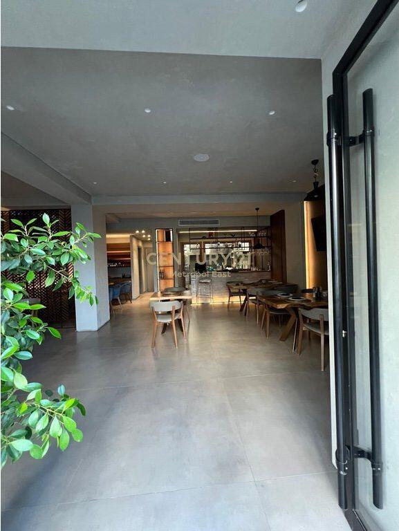 Vendesi Commerciale/Ristorante in vendita presso Kodra e Diellit