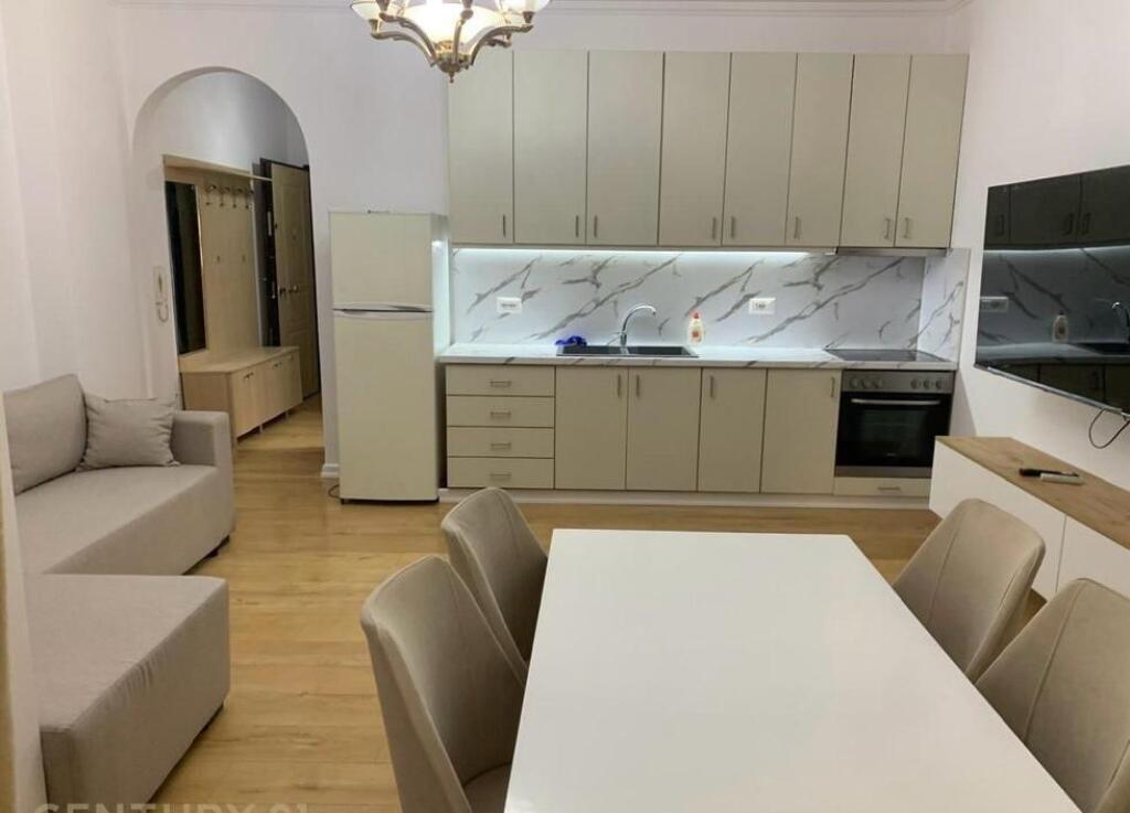 Apartament 2+1 ne Shitje tek Liqeni i Thate