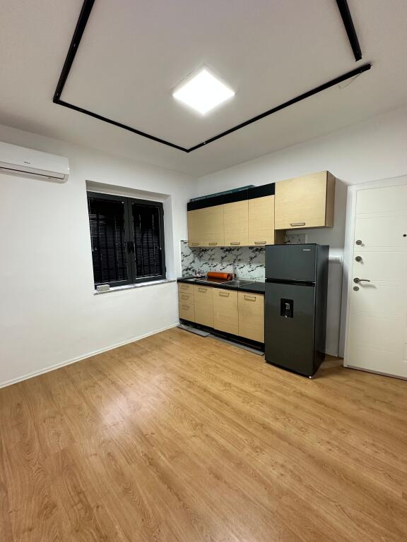 Apartament/ Zyre Me Qira ne Qender / Kafe Flora