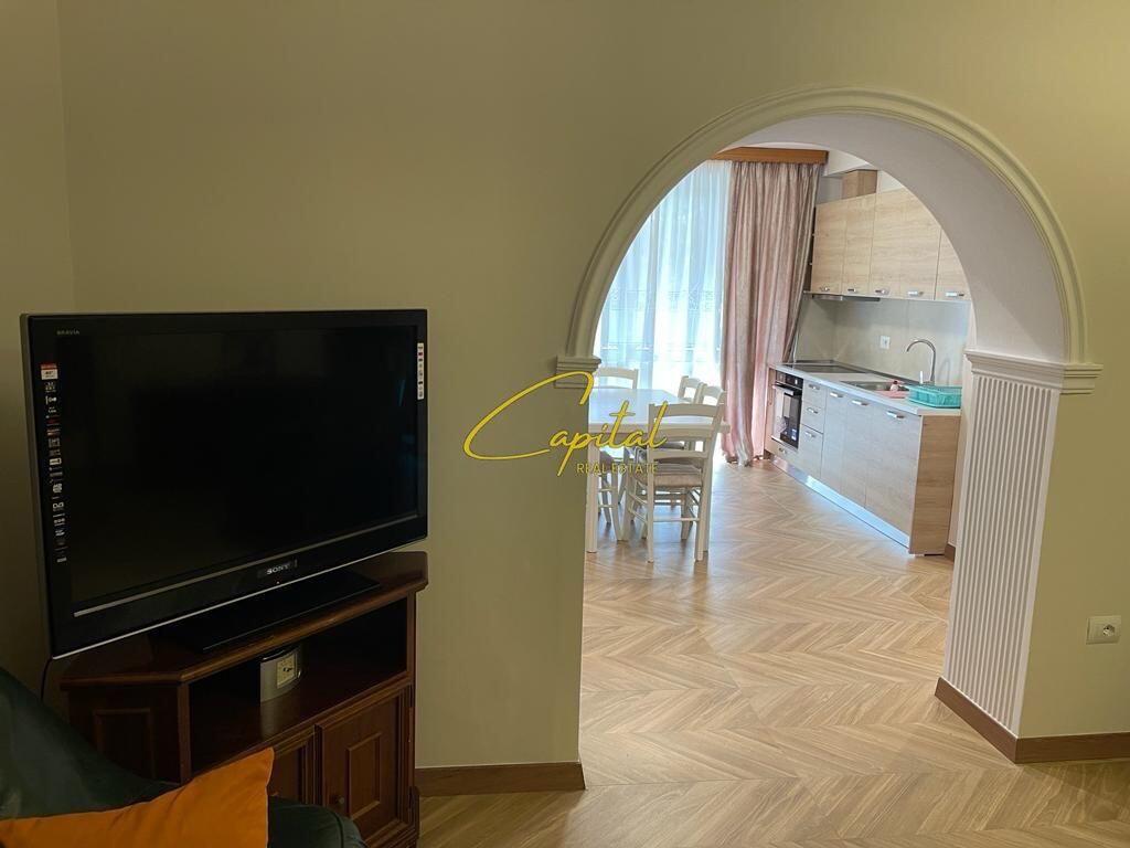 APARTAMENT ME QIRA 2+1 21 DHJETORI 750 EURO