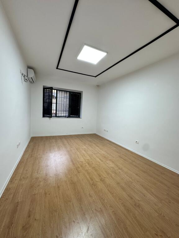 Apartament/ Zyre Me Qira ne Qender / Kafe Flora