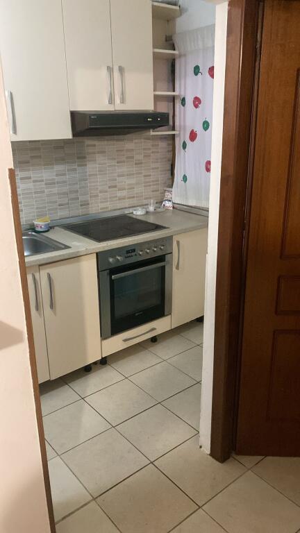 Scuola unita, appartamento 1+1 5° piano edificio esistente senza ascensore