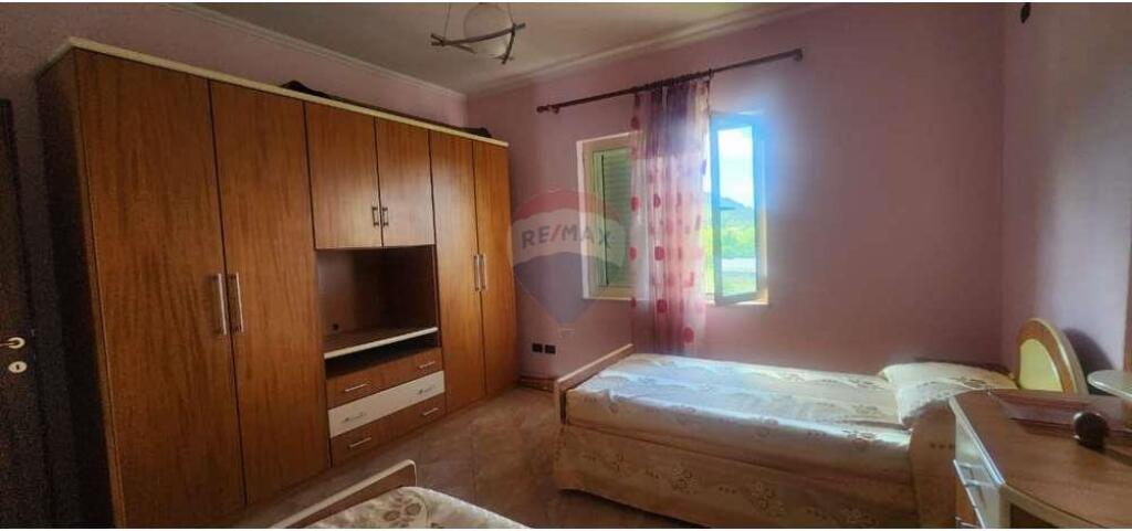 Vilë - Për Shitje - Pezë Helmës, Tiranë(ID: 530171090-1486)