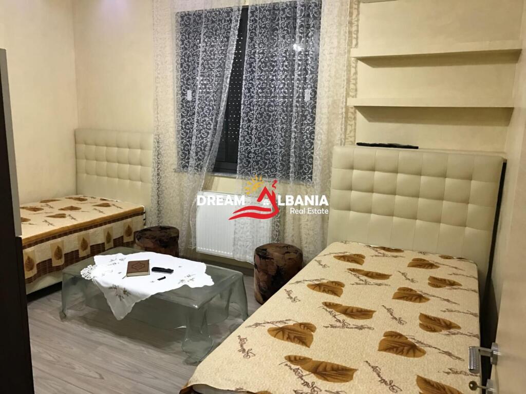 Villa di 4 Piani in Vendita nella zona dell'Istituto, Tirana (ID 4151211)