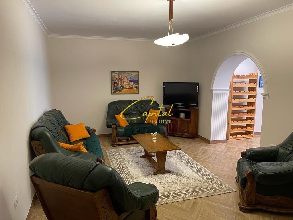 APARTAMENT ME QIRA 2+1 21 DHJETORI 750 EURO