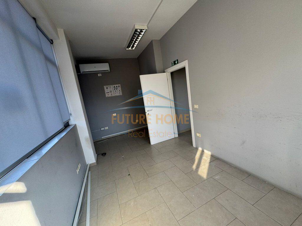 Qera, Ambient biznesi, Rruga e Elbasanit, Tiranë