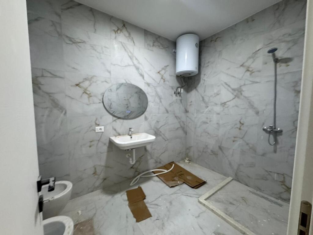 🏡Appartamento 2+1 in Affitto  📍Porcelan 1💰Prezzo: 50.000 lek netti