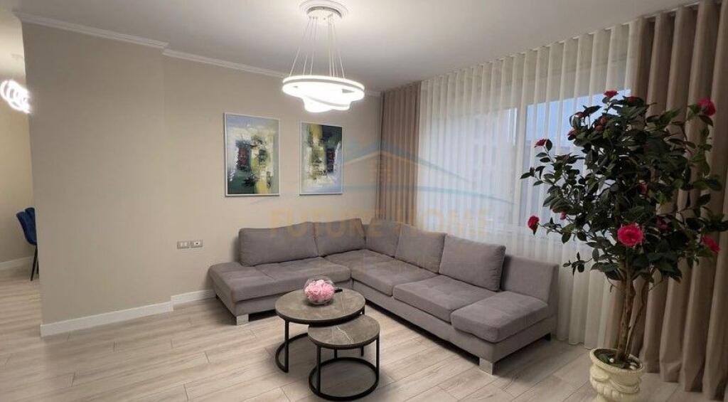Affitto, Appartamento 1+1, Via dei Kosovari, Tirana.