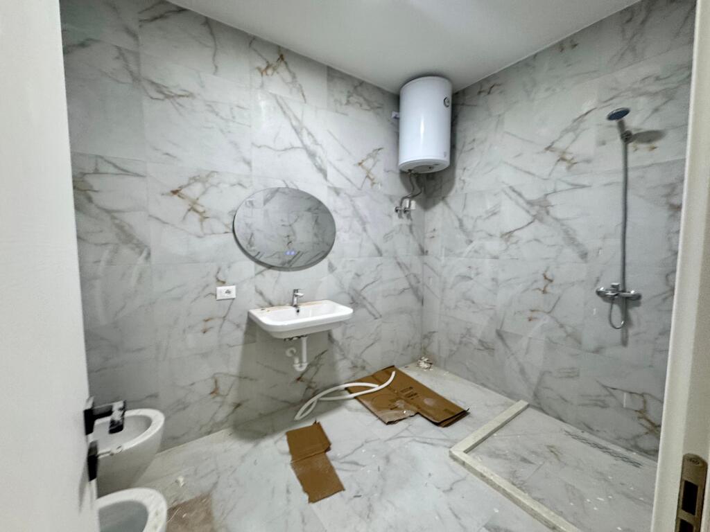 📣 QERA Apartament 2+1 📍 Kompleksi Porcelan 1, Prane RTV Klan ✨