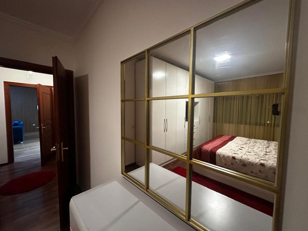 🏠 Jepet me qera apartament super 2+1📍 Rruga e Kavajës 💶 Çmimi: 800 € (i diskutueshëm)