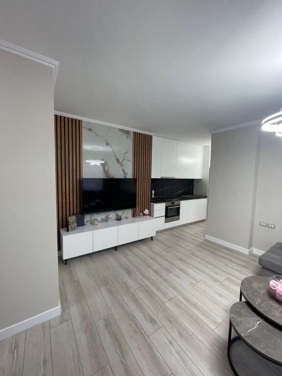 🏡 Jepet me Qira Apartament 1+1 – 📍Rruga e Kosovareve 💶 800 € (i padiskutueshëm)