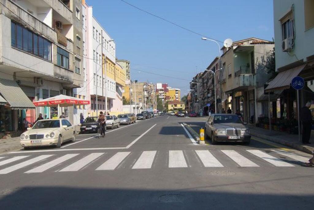 UFFICIO IN VENDITA 250M2 "IN VIA DELLE BARRICATE" 4500 EURO/M2