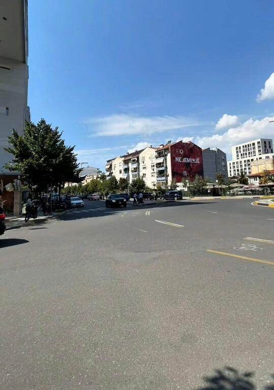 🔥 Negozio in Vendita – Comune di Parigi, vicino a KESH