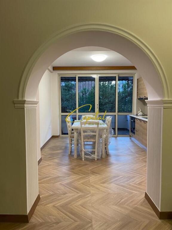 APARTAMENT ME QIRA 2+1 21 DHJETORI 750 EURO