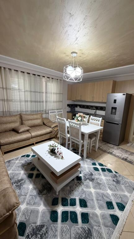 Apartment 2+1 for rent – Zogu i Zi, opposite Ring Center.