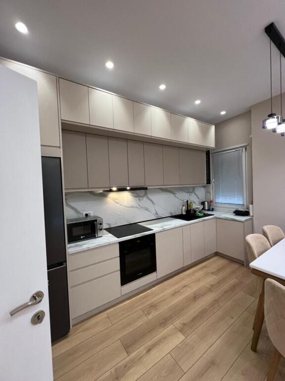 Super apartament me qera 3+1+3