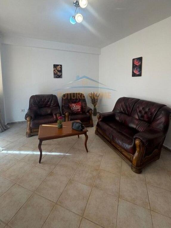 Affitto, Appartamento 1+1, Via Elbasanit, Tirana.