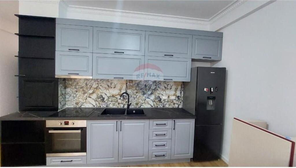 SHITET APARTAMENT 2+1 TEK MATERNITETI I RI-BRRYLI