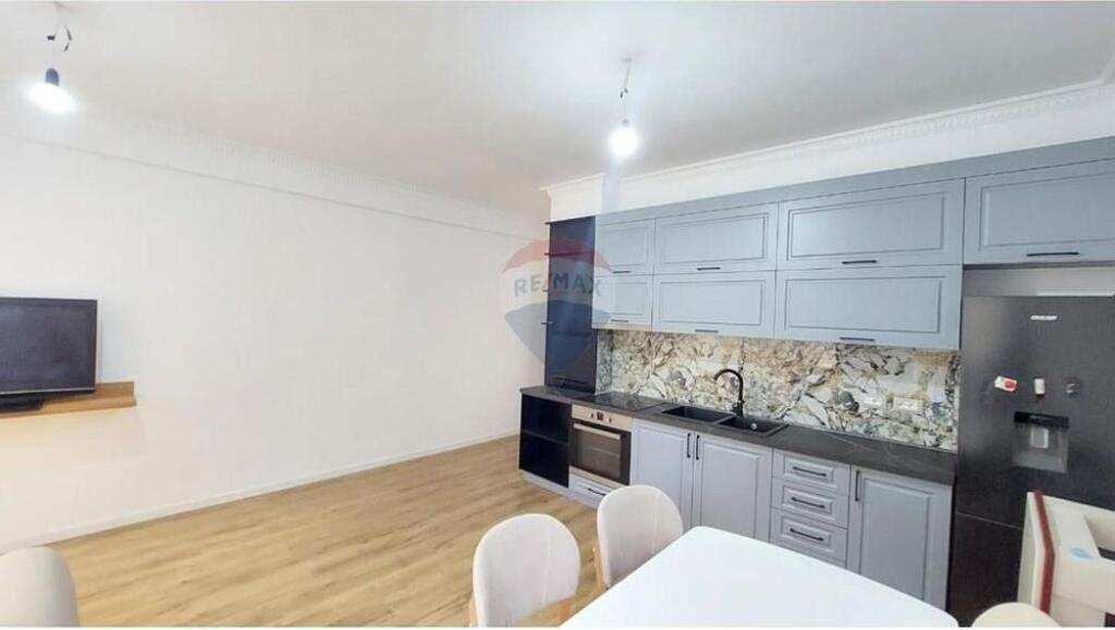 SHITET APARTAMENT 2+1 TEK MATERNITETI I RI-BRRYLI