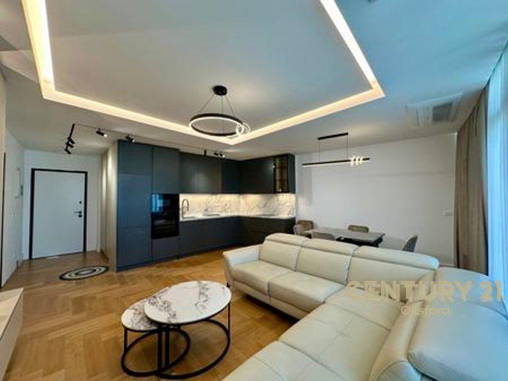 Vendiamo appartamento moderno + posto auto presso Residenza Lake View! 600.000 € Superficie totale 117m2