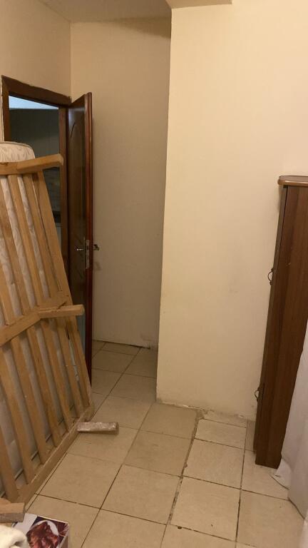 Scuola unita, appartamento 1+1 5° piano edificio esistente senza ascensore