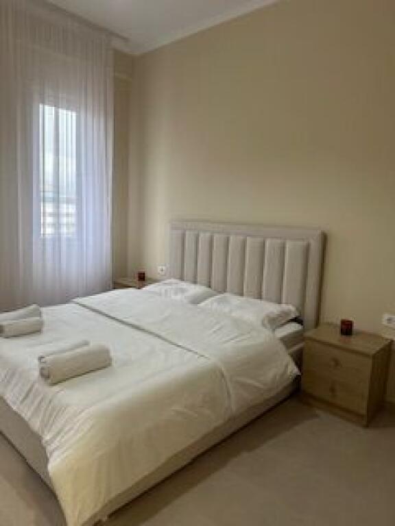 Apartament 1+1 midis Delijorgjit dhe Square21 me 650€