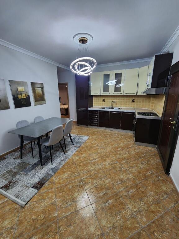 Shitet Apartament 2+1 lagja 13 durres