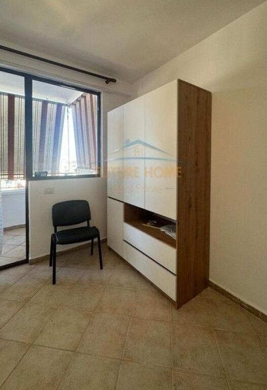 Affitto, Appartamento 1+1, Via Elbasanit, Tirana.