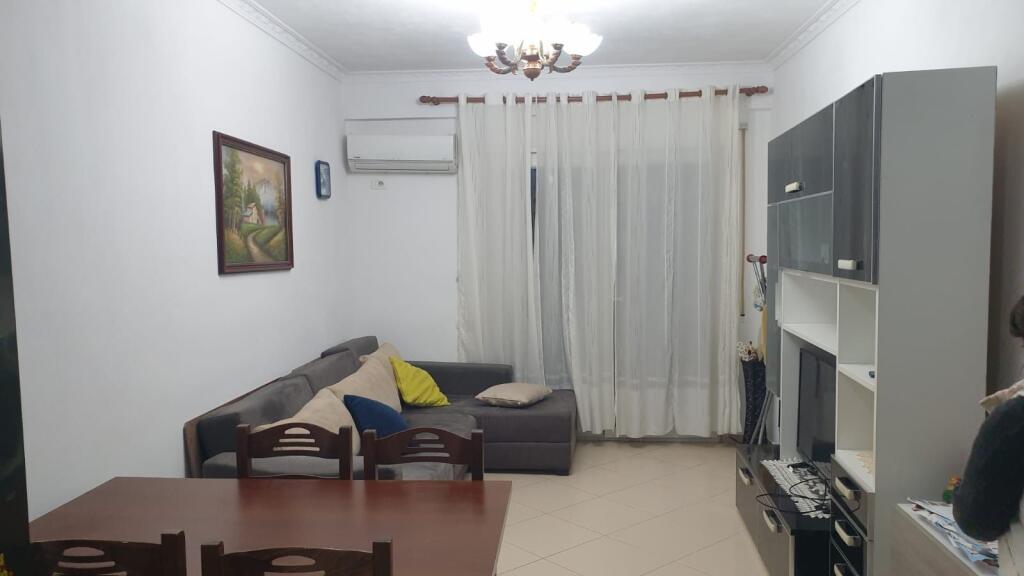🏠 For rent 1+1  📍Golden Park opposite Amerikan 3 📐 72 m² | 6th floor 🌇 Balcony 💰 45,000 lek/month