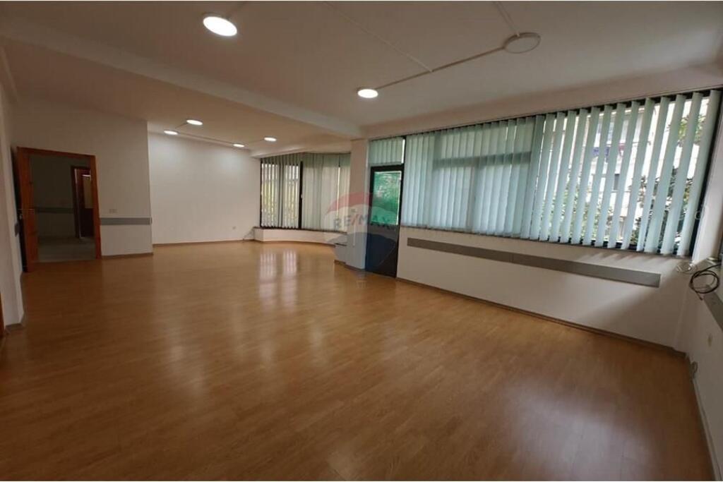 QERA, AMBIENT BIZNESI, XHAMLLIK, TIRANE