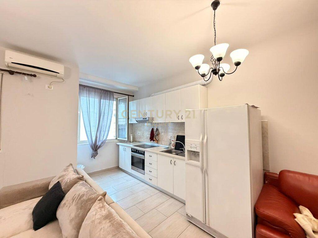Appartamento 1+1 in Vendita Vicino al Porto, Quartiere n. 3, Durazzo