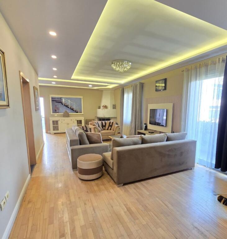 🏡 VILË 2-KATËSHE ME QIRA – BULEVARDI I RI