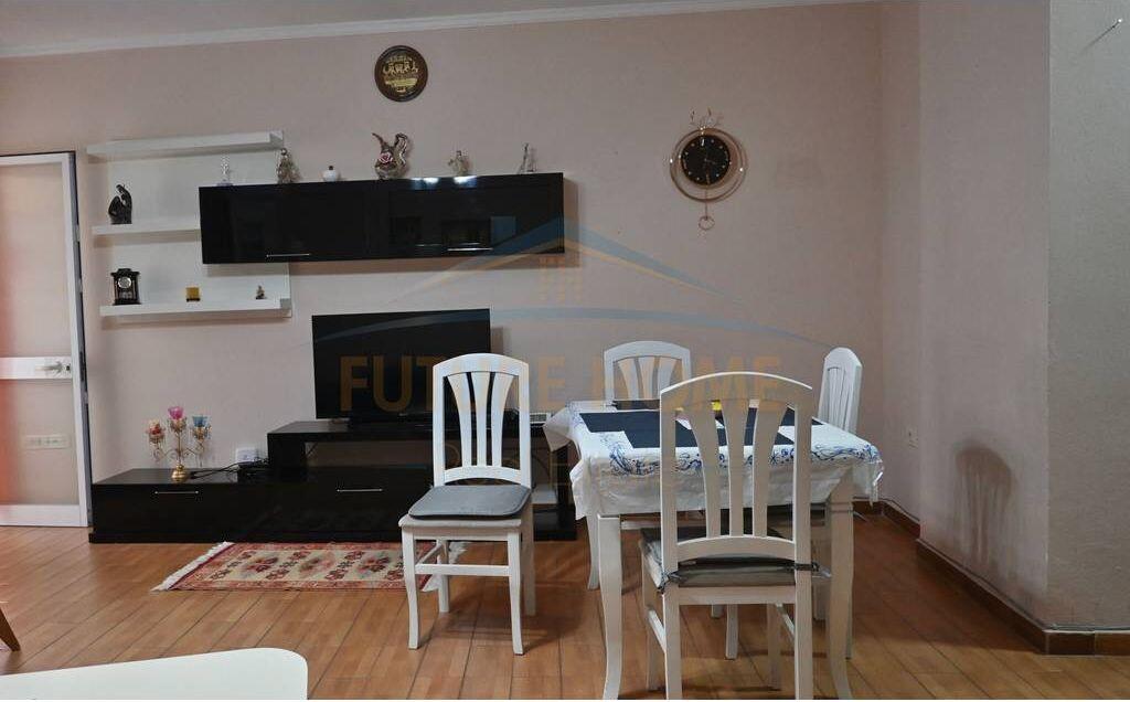 Apartament 2+1 me qera në Rrugën e Dibrës