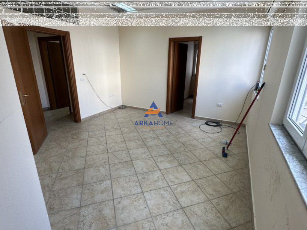 LOCALE UFFICIO IN AFFITTO 90M2 "IN CENTRO" 1150 EURO