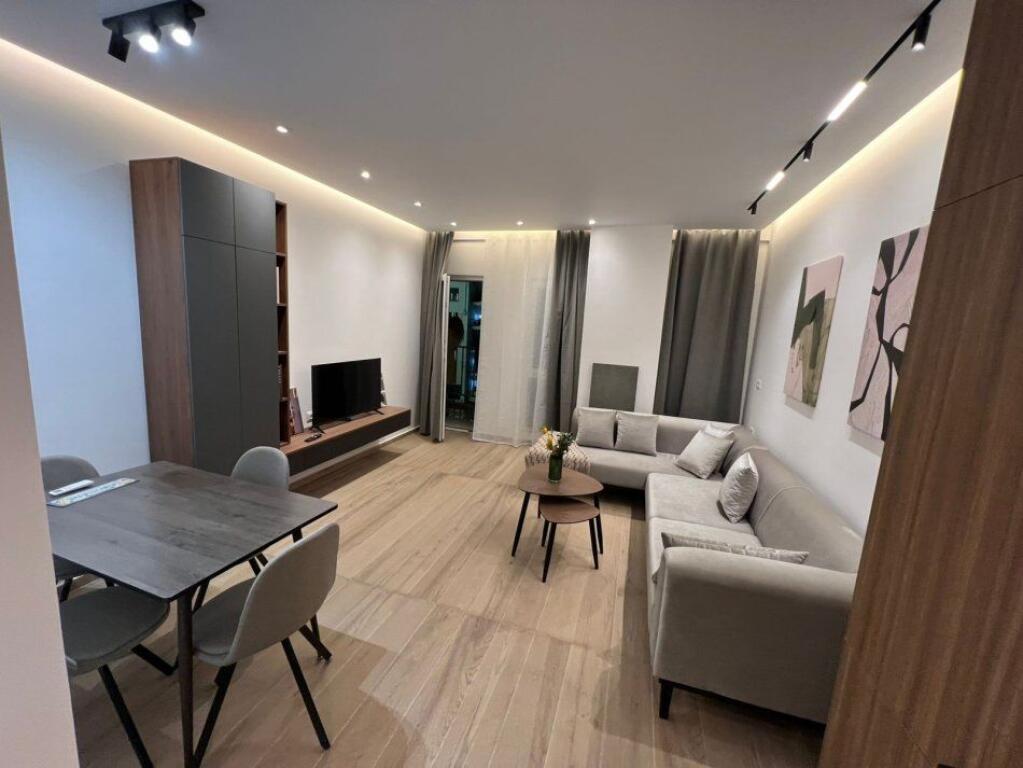 Jepet Me Qera , Apartament 1+1 , ZOGU I ZI
