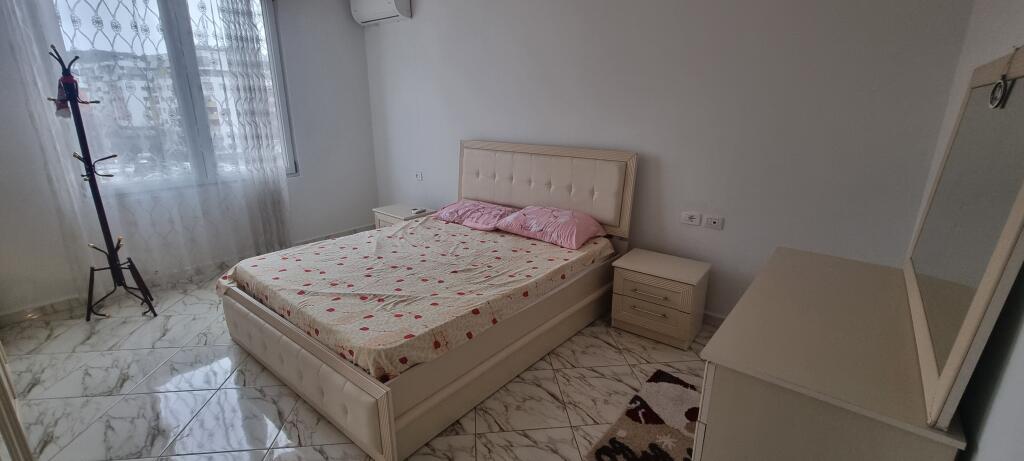 Yzberisht Apartment 2+1 furnished for rent, with an area of 100 m², located on the 5th floor of a well-maintained building, on Besim Alla street.