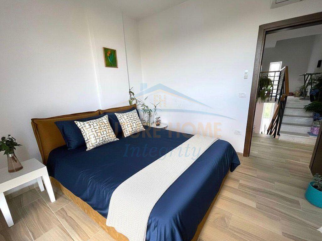 AFFITTASI VILLA SU DUE PIANI A FARKE