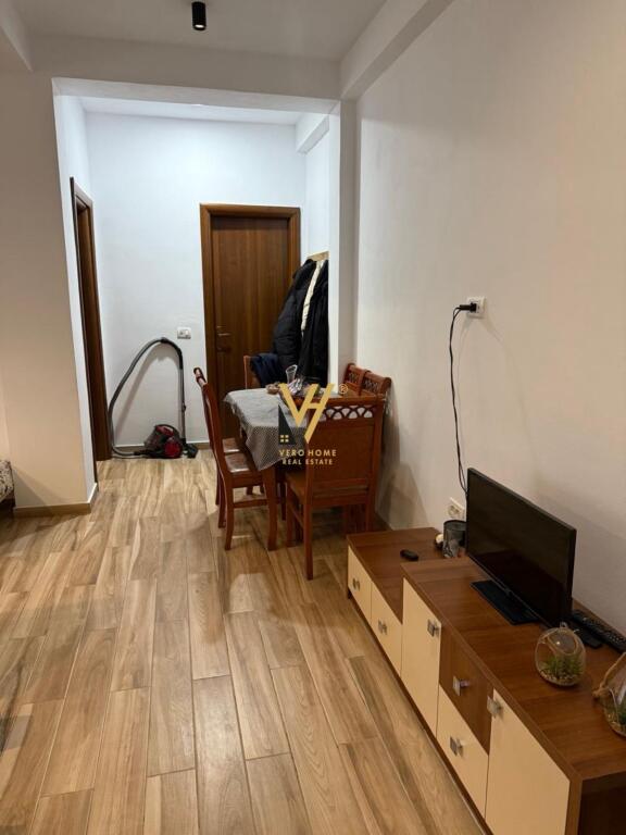 JEPET APARTAMENT 1+1+BLK ME QERA NE SELITE 35.000 LEKE