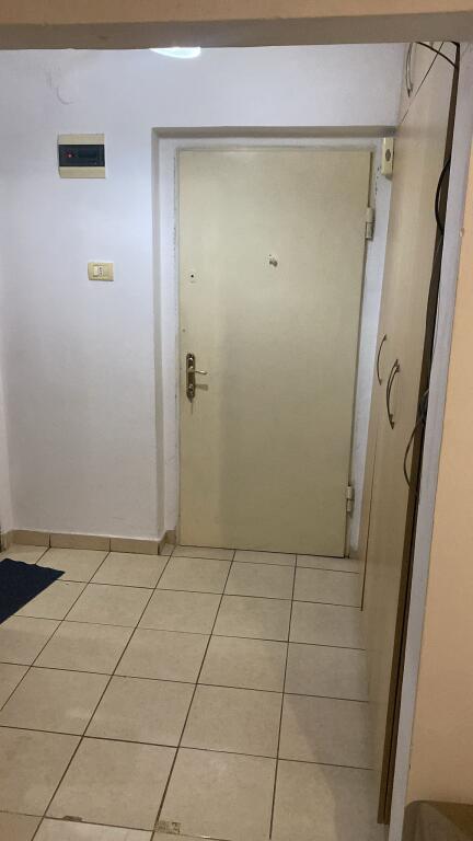 Scuola unita, appartamento 1+1 5° piano edificio esistente senza ascensore