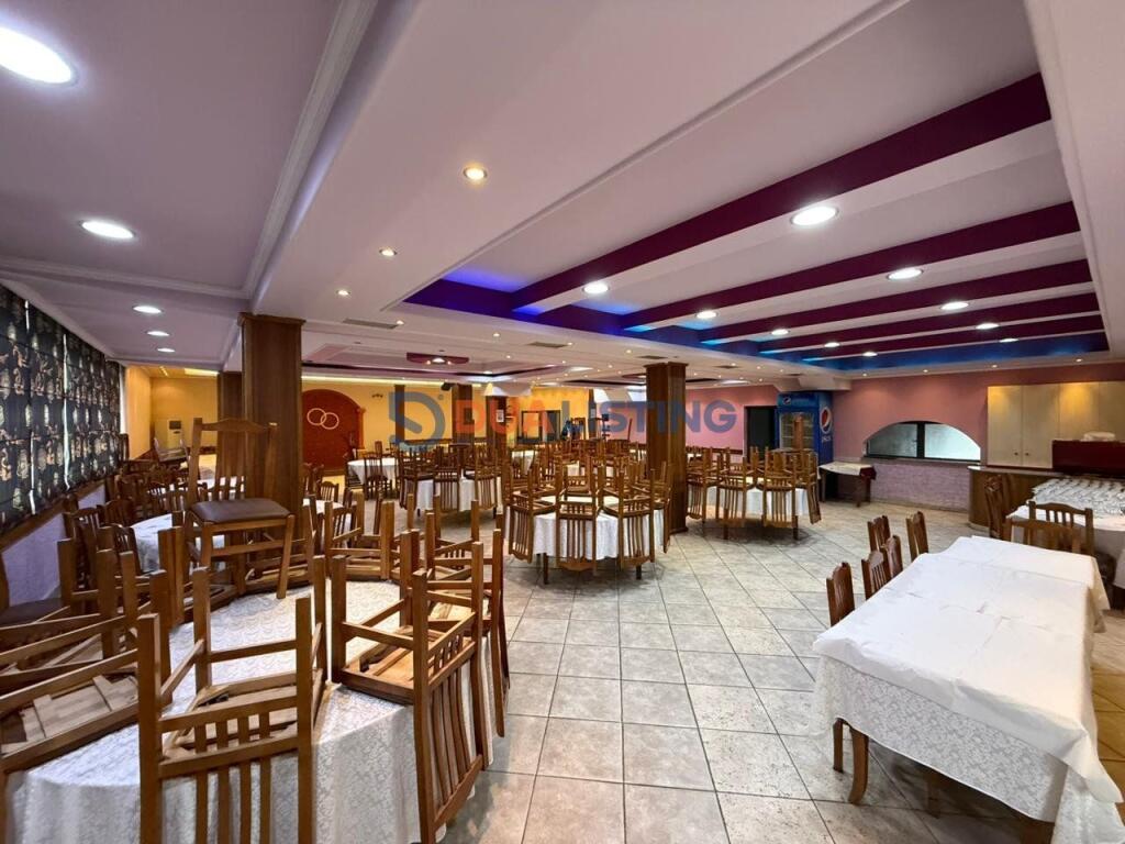 Locale Commerciale in Affitto – Kombinat, Sharrë